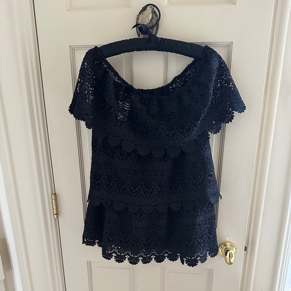DRESSY, STRETCHY OFF SHOULDER BLACK TOP BY INTRIGUE-New Condition/XL - Picture 10 of 11